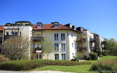 3 Zi. - Dachgeschosswohnung mit sonniger, ruhiger  Dachterasse u. Aufzug ! Stadtrand Traunstein