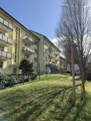 Baden-Baden Cité - ruhige Lage, Helle 3 Zimmer Wohnung im Hochparterre mit Aussenstellplatz