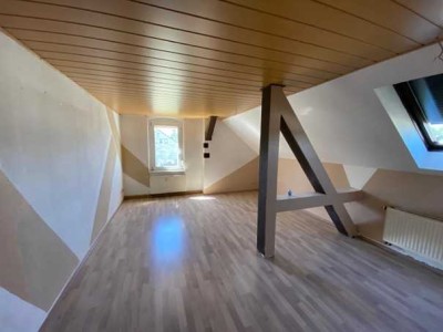 Helle 4-Zimmer-Wohnung zu vermieten in Crimmitschau