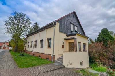 Wohnliches Haus mit Ausbaureserve  und Nebengelass zu verkaufen