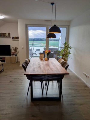 Moderne und helle 2-Zimmer Dachgeschosswohnung mit Balkon in Sonderheim