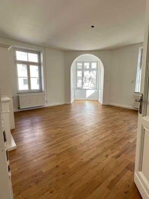 ISAR- Blick,TOP Altbau, 2. OG m Lift, 2 Balkone, sofort frei