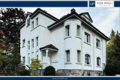 VON POLL - BAD HOMBURG: Dachmaisonettewohnung in stilvoller Villa mit Loggia und Tiefgaragenplatz