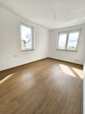Erstbezug mit EBK: Stilvolle 2-Zimmer-Wohnung mit geh. Innenausstattung in Herrenberg-Oberjesingen