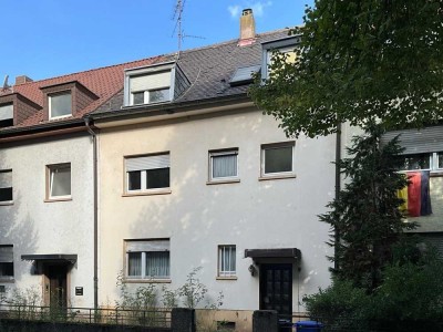 Großzügig und zentral gelegenes 1-3 Familienhaus in Ludwigshafen-Nord