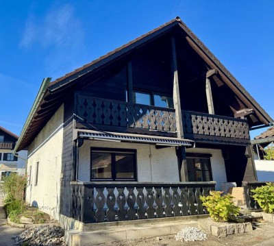 Zentral gelegene Dachgeschosswohnung mit Blick ins Grüne