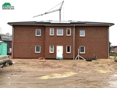Erstbezug! Neubau-Highlight im Grünen: Komfortable Erdgeschosswohnung mit Terrasse