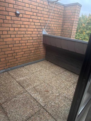 Gemütliche 2-Zimmer-Dachgeschosswohnung mit Balkon & Garage