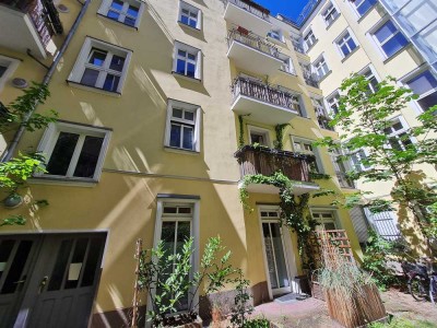 HELMHOLTZ-Kiez! Wohnen auf 2 Ebenen.*geniale Wohnung mit Terrasse und Balkon*Einbauküche*Großes Bad