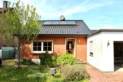 Freistehendes Einfamilienhaus mit idyllischem Garten