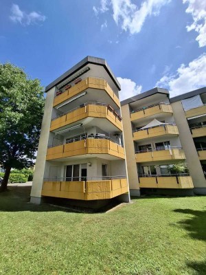 GEPFLEGTE UMGEBUNG, 4 ZIMMER, GROSSER BALKON, STELLPLATZ