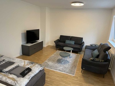 Möbiliert, moderne ein Zimmer Wohnung mit 30qm TERRASSE in Leverkusen, Wiesdorf