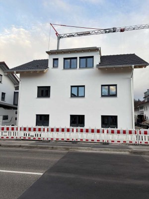 Geschmackvolle 3-Raum-DG-Wohnung mit gehobener Innenausstattung mit Balkon in Marktoberdorf