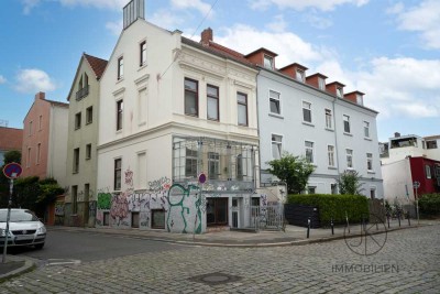 ***Charmantes Altbaujuwel – gepflegtes Mehrfamilienhaus mit 3 Wohneinheiten im Bremer Viertel