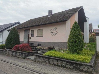 Freistehendes Einfamilienhaus in Kraichtal-Unteröwishiem
