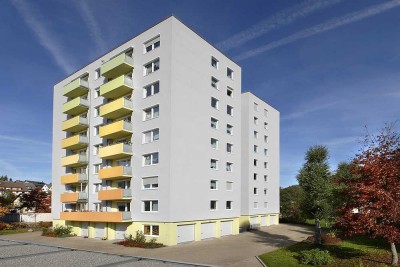 ** WIR SUCHEN SIE ** Geräumige 2-ZWG mit Balkon
