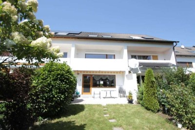 SOFORT EINZIEHEN UND WOHLFÜHLEN! Reihenhaus in ruhiger Lage, 5 Zimmer+Bad+2 WCs+Südbalkon+Südgarten