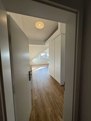 Stilvolle 2-Raum-Dachgeschosswohnung mit gehobener Innenausstattung in Fuldabrück