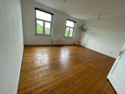 Wunderschöne Altbauwohnung mit Wohnküche und riesigem Wohnzimmer