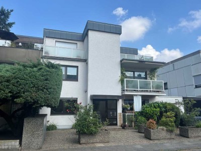 Attraktive Vierzimmer-Eigentumswohnung mit Balkon in begehrter Lage von Köln-Lövenich