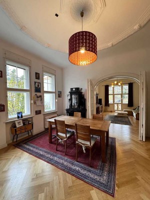 Herrschaftliche Altbau-Maisonette mit 6 Zimmern, zwei Balkonen & Terrasse in Bestlage Steglitz