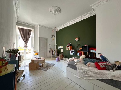 Wiesbaden Rheingauviertel: Großzügige Altbauwohnung mit zahlreichen Highlights
