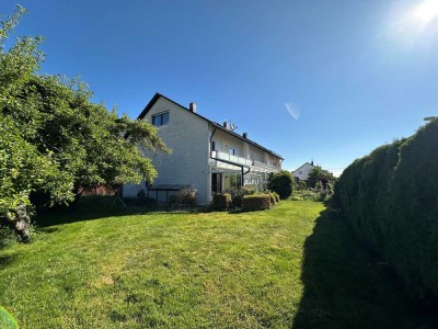 Viel Platz für eine Familie! REH mit Wintergarten und Garage in sehr schöner und ruhiger Lage!