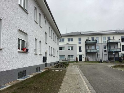 Großzügige 3-Zi-Wohnung,komplett saniert,Tageslicht-Dusch-und Wannenbad, wartet auf neue Mieter