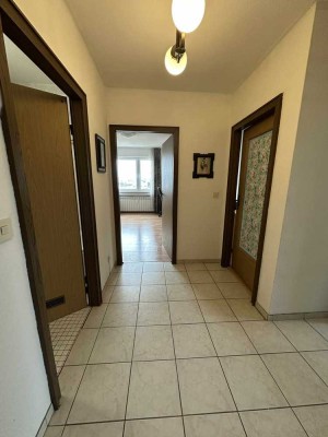 2 Zimmer Wohnung in Offenbach am Main, neben S-Bahn Ledermuseum, auch WG geeignet