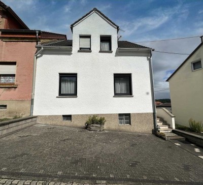 Willkommen in Ihrem neuen Zuhause – gemütliche Doppelhaushälfte mit Garten