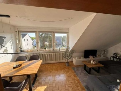 Bad Homburg, Obereschbach, helle, großzügige 2 Zimmer Dachgeschoss Wohnung,  52 qm anrechenbare WF