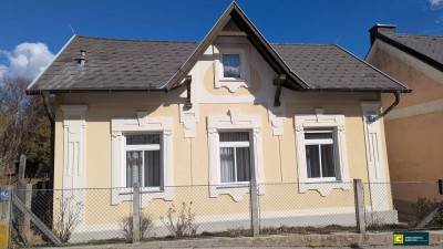 Sanierungsbedürftiges Einfamilienhaus in ruhiger Lage!!!