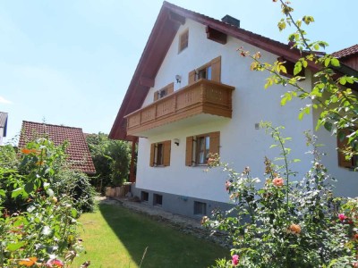 Hier fühlen Sie sich wohl: DHH im Landkreis Landshut in Altdorf mit eingewachsenem Garten und Garage