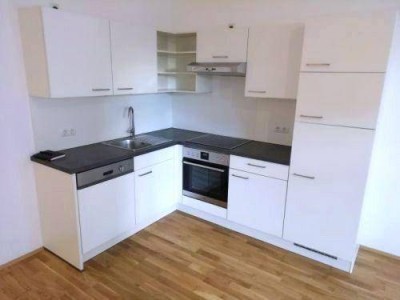 Heller 4 ZIMMER-Altbau + ruhiger Balkon + neuwertige Einbauküche + neuwertiges Bad mit Dusche und WC