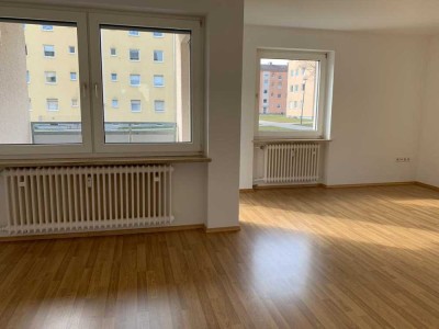 Erdgeschosswohnung mit Balkon zu vermieten