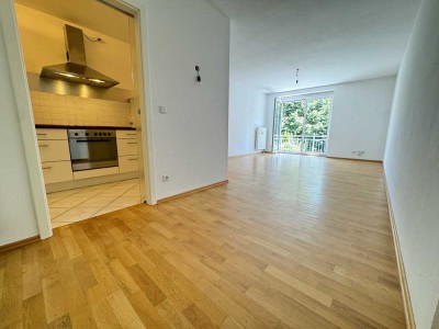 Wunderschöne 3 Zimmer 71m² Wohnung mit 2 Balkonen Aufzug Bestlage Ottobrunn