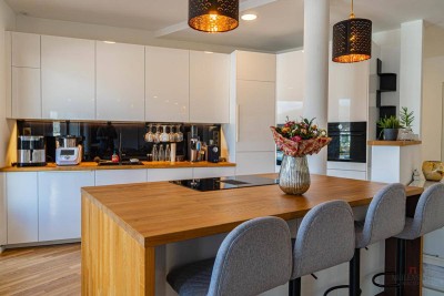 Großzügige Penthouse Wohnung mit Seeblick - Leben im Herzen von Velden