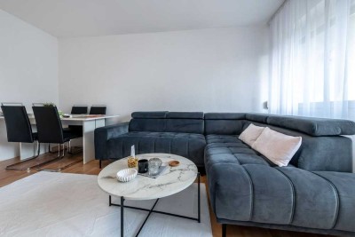 Schuch Immobilien - Großzügige 4-Zimmer-Wohnung mit Loggia und Garage