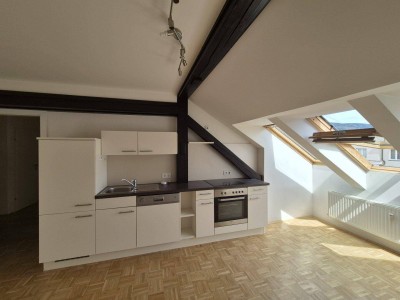 Gemütliche 4-Zimmer Dachgeschoßwohnung im Zentrum Leoben - 3er WG tauglich!