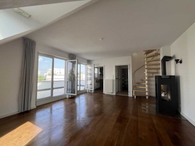 Zentrumsnahe, frisch renovierte Maisonette-Wohnung mit Weitblick