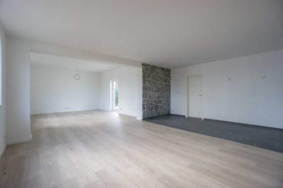 PROVISIONSFREI für den Erwerber!
Alles auf einer Ebene! Erstbezug nach kompletter Modernisierung
