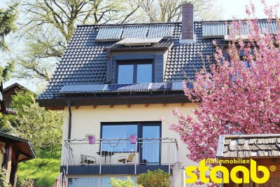 HELLE 3-ZIMMER-DACHGESCHOSSWOHNUNG MIT EINBAUKÜCHE IM FAHRBACHTAL!