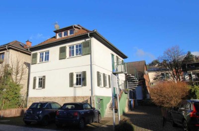 Zweifamilienhaus + teilausgebaute Scheune + Garten + 5 Stellplätze