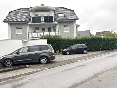 Schicke, moderne Wohnung mit großem Balkon!