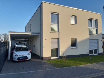 Attraktive und gepflegte 3,5-Raum-EG-Wohnung mit geh. Ausstattung, Terrasse und  kl. Garten