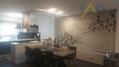 Exklusive Doppelhaushälfte mit 4 Zimmern + Homeoffice, Garten und Doppelgarage