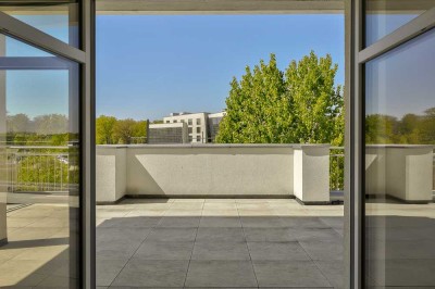 PROVISIONSFREI! PENTHOUSE-MAISONETTE MIT ATEMBERAUBENDER UMLAUFENDER TERRASSE, EBK, STELLPLATZ!