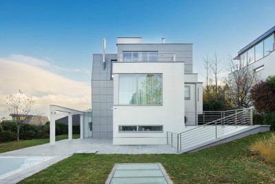 Villa der Superlative in bester Lage in GIEßHÜBL | Traumhafter Panoramablick