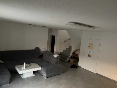 Moderne Maisonette-Wohnung mit 6 Zimmern, 141 m² Wohnfläche und zwei Stellplätzen - Baujahr 2022