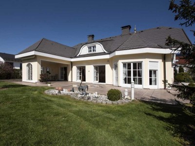 Traumhafte Villa in absolut ruhiger Lage in Aichach